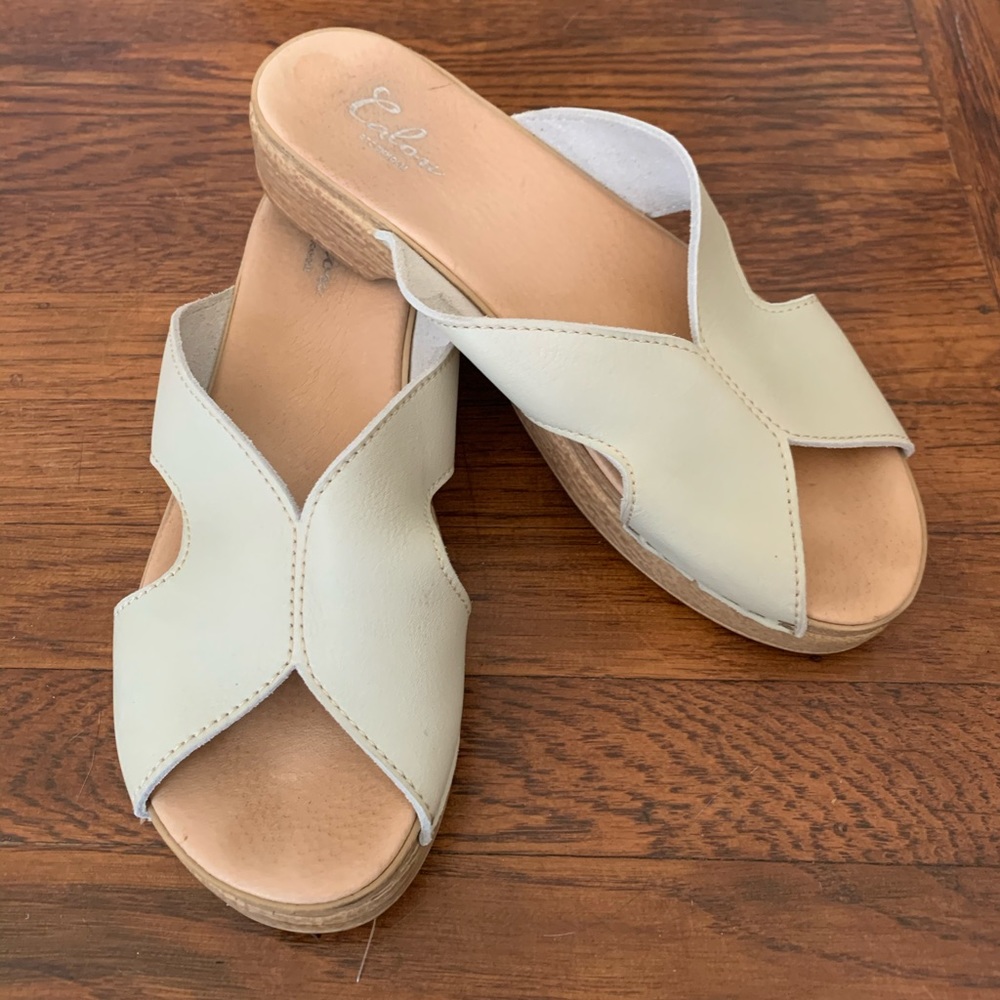 Calou Stockholm Lisbeth Cream Leather Clog Sandals